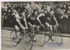 P 417 - PHOTO  - 1951-Paris Bruxelles - Tour D'honneur Des 3 Premiers Gueguen Vainqueur - Wielrennen