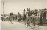 429 - PHOTO  - 1951 - Paris - Roubaix  Gagné Par Bevilacqua Devant - Voir Résumé - - Radsport