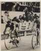 438 - PHOTO  - 1953 - Deryck Vainqueur De Paris - Roubaix Disputé Le 12 Avril 1953  - Voir Le Résumé - - Cycling