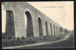 CPA  ANCIENNE- FRANCE- LOUVECIENNES (78)- L'AQUEDUC EN TRES GROS PLAN AVEC ANIMATION DEVANT- - Louveciennes