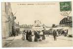 SANCOINS. -  La Place D'Armes, Un Jour De Marché . - Sancoins