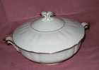 1 Soupiere Porcelaine De  Limoges Salmon - Limoges (FRA)