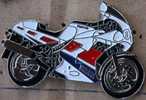 MOTO GP YAMAHA - BLANCHE ET ROUGE - Moto