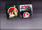 2 Lucky Strike Cigarettes 1950 Style (commemorative) - Contenitori Di Tabacco (vuoti)