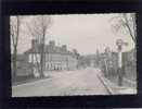 Pré En Pail L'arrivée De Mayenne édit.combier , Pompe à Essence ESSO  61fr Le Litre , Gendarmerie Nationale - Pre En Pail