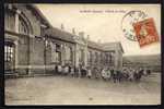 CPA  ANCIENNE- FRANCE- SAINT-OUEN (80)- ECOLE DE FILLES EN GROS PLAN AVEC TRES BELLE ANIMATION DEVANT - Saint Ouen