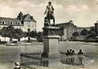 CARHAIX         STATUE DE LA TOUR D AUVERGNE   PALCE - Carhaix-Plouguer