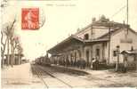 Feurs : La Gare Et Son Train - Feurs