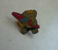 PIN'S BABAR SURF FERRIER Toulouse 1991 - Pins