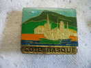 Pin´s De La COTE BASQUE, Bateaux, Voiliers - Cities