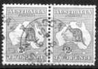 Australia 1913 2d Grey Kangaroo 1st Watermark Used Pair - Actual Stamp -  SG3  Wagga Wagga - Oblitérés