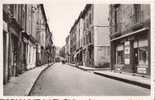 BESSEGES / RUE DE LA REPUBLIQUE VERS LE HAUT - Bessèges