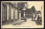 CPA  ANCIENNE- FRANCE- LUCON (85)- ENTREE DU JARDIN PUBLIC AVEC BELLE ANIMATION- MARCHAND AMBULANT- PORTAIL ET GRILLE- - Lucon