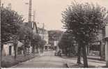 CPA ..EDSBLY..AVENUE DE LA REPUBLIQUE  PEUGEOT 203..COMMERCE IMPRIMERIE..DATE ILLISIBLE  TERRASSE BAR - Esbly