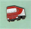 Pin´s  Transport, Automobile  RENAULT  Camion  Rouge  Et  Blanc - Renault