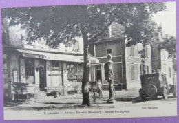 CPA 28 -  1  LUISANT- Avenue Maurice Maunoury - Maison FOURGOUX (pompe à Essence) - Winkels