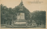 CPA 85 : LUCON    Le Monument  Trés Animé       VOIR  DESCRIPTIF  §§§§§ - Lucon