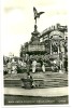 Royaume-Uni . Angleterre .  London . Cebtral London.Eros Statue ,Piccadilly Circus, London. - Piccadilly Circus