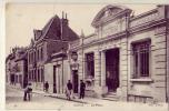 Noyon.     60    La  Poste... ( Voir Scan  Et/ou Description) - Noyon