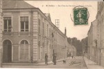 SAINT-CALAIS - Rue Charles-Garnier - Mairie Et Postes (Carte Animée, Bon état) - Saint Calais