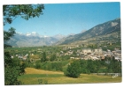 Guillestre (05) : Vue Générale Sur Le Bourg Et Le Fort En 1977. - Guillestre