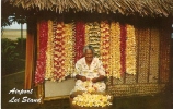 Carte Postale, Hawaï, Honolulu International Airport, Vendeur De Fleurs, Flowers - Honolulu