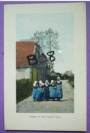 CPA - VEERE, OP WEG NAAR SCHOOL Uitg. Firma F.B. Den Boer, Middelburg N°856(Fillettes Allant à L´école) - Veere