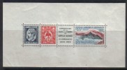 NEW CALEDONIA  Scott #  317a**  VF MINT NH Souvenir Sheet LG-795 - Blokken & Velletjes