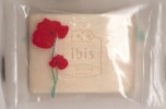 Savon - Savonnette / Seife / Soap / Jabón / Zeep - Ibis- Accor Hotels - à L'amande Douce /sweet Almond (coquelicot) - Schoonheidsproducten