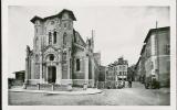 TREVOUX                L'EGLISE ET LA GRANDE RUE - Trévoux