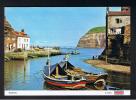 RB 747 - Postcard - Staithes Harbour & Houses Yorkshire - Harrogate