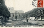 CRECY-EN-PONTHIEU - (80150) - CPA - Crécy En Ponthieu, Le Casino Et Place Du Jeu De Tamis - Crecy En Ponthieu