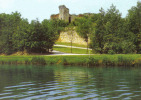 Carte Postale 80. Ham  Les Ruines Du Chateau Trés Beau Plan - Ham