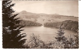 BESSE ET SAINT ANASTAISE   -   ** LE LAC PAVIN **   -    Editeur : YVON De Paris.   N° B.3034 - Besse Et Saint Anastaise