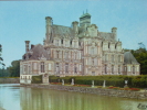 27 - Château De BEAUMESNIL - Se Mirant Dans Les Eaux De Ses Douves. - Beaumesnil