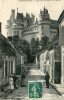 CPA 60 PIERREFONDS RUE NOTRE DAME ET LE CHATEAU - Pierrefonds