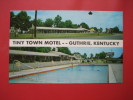 Guthrie KY  Tiny Town Motel   Early Chrome          === Ref 263 - Autres & Non Classés