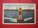 Surfboarding Riding On Kentucky Lake   Cancel ---    === Ref 263 - Autres & Non Classés