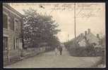 CPA  ANCIENNE- FRANCE- GUÉRIGNY (58)- LA RUE DES ABBÉS AVEC ANIMATION- GROS PLAN - Guerigny