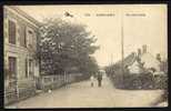 CPA  ANCIENNE- FRANCE- GUÉRIGNY (58)- LA RUE DES ABBÉS EN GROS PLAN- ANIMATION - Guerigny