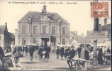 NORD PAS DE CALAIS - ARTOIS - COTE D'OPALE - ETAPLES SUR MER - L'hôtel De Ville - Town Hall Animation Un Jour De Marché - Etaples