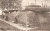 SAUMUR GRAND DOLMEN DE BAGNEUX (PERSONNAGES)  REF 22784 - Dolmen & Menhire