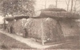SAUMUR GRAND DOLMEN DE BAGNEUX (PERSONNAGES)  REF 22784 - Dolmen & Menhirs
