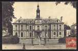 CPA  ANCIENNE- FRANCE- CHATOU (78)- L'HOTEL DE VILLE EN TRES GROS PLAN DE FACE AVEC ANIMATION- GRILLE- - Chatou