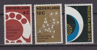 Q9516 - NEDERLAND PAYS BAS Yv N°752/54 ** - Unused Stamps