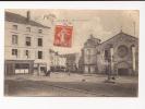 CPA  LOUDUN   Marché Sainte Croix   En Face Boucherie Centrale - Loudun