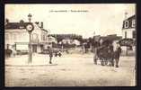 CPA  ANCIENNE- FRANCE- LIZY-SUR-OURCQ (77)- PLACE DE LA GARE GROS PLAN AVEC BELLE ANIMATION- ATTELAGE GROS PLAN- HORLOGE - Lizy Sur Ourcq