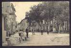 CPA  ANCIENNE- FRANCE- DOURGNES (81)- LA PLACE DU VILLAGE EN ÉTÉ AVEC BELLE ANIMATION GROS PLAN- LE CALVAIRE-TABAC - Dourgne