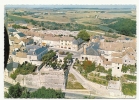 Chateau-landon (77) : Vue Aérienne Sur La Place Principale En 1960 (animée). - Chateau Landon