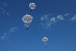 12A -073   @  Parachute,  Parachutting Fallschirm Paracaidismo   ( Postal Stationery, -Articles Postaux -Postsache F - Parachutisme